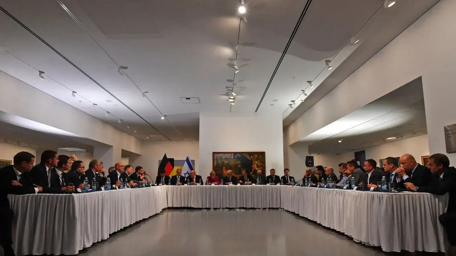 הפגישה שבה התשתתפה קנצלרית גרמניה אנגלה מרקל הפגישה שבה התשתתפה קנצלרית גרמניה אנגלה מרקל