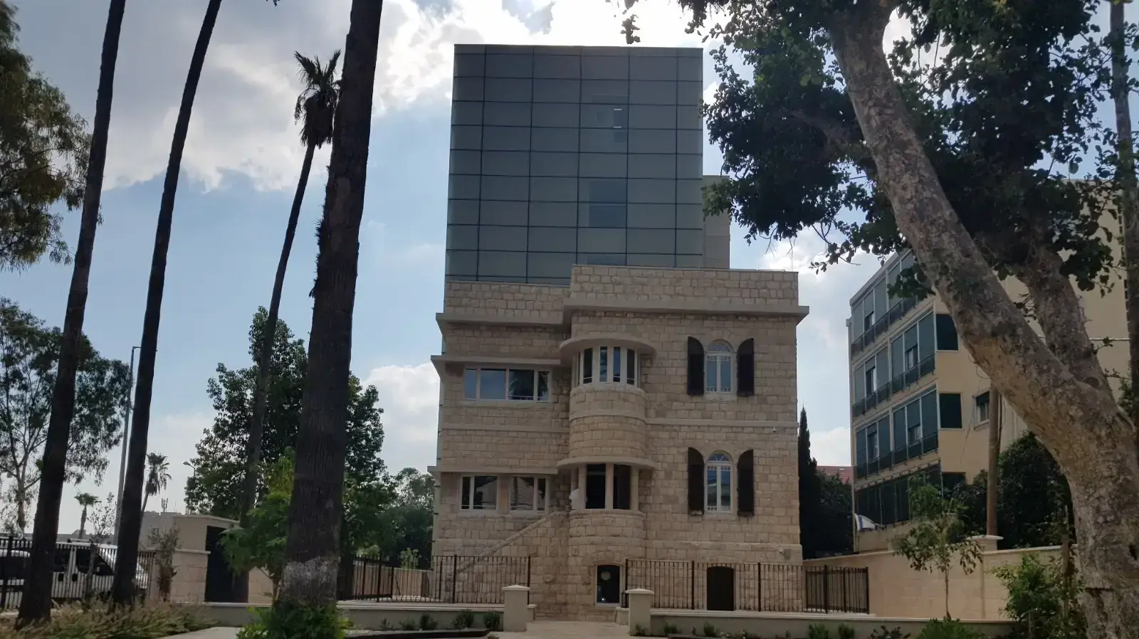 מלון שומאכר בחיפה מלון שומאכר בחיפה