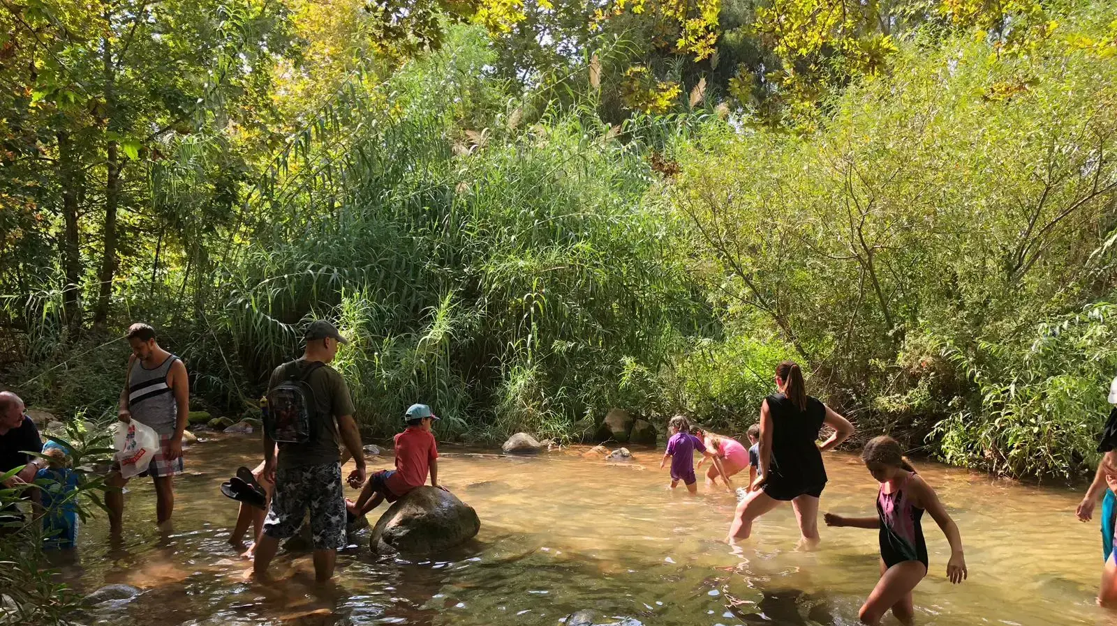 מטיילים בנחל שניר 30 בספטמבר 2018 מטיילים בנחל שניר 30 בספטמבר 2018