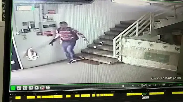 תיעוד של החשוד נמלט מזירת הירי באזור התעשיה ברקן בשומרון תיעוד של החשוד נמלט מזירת הירי באזור התעשיה ברקן בשומרון