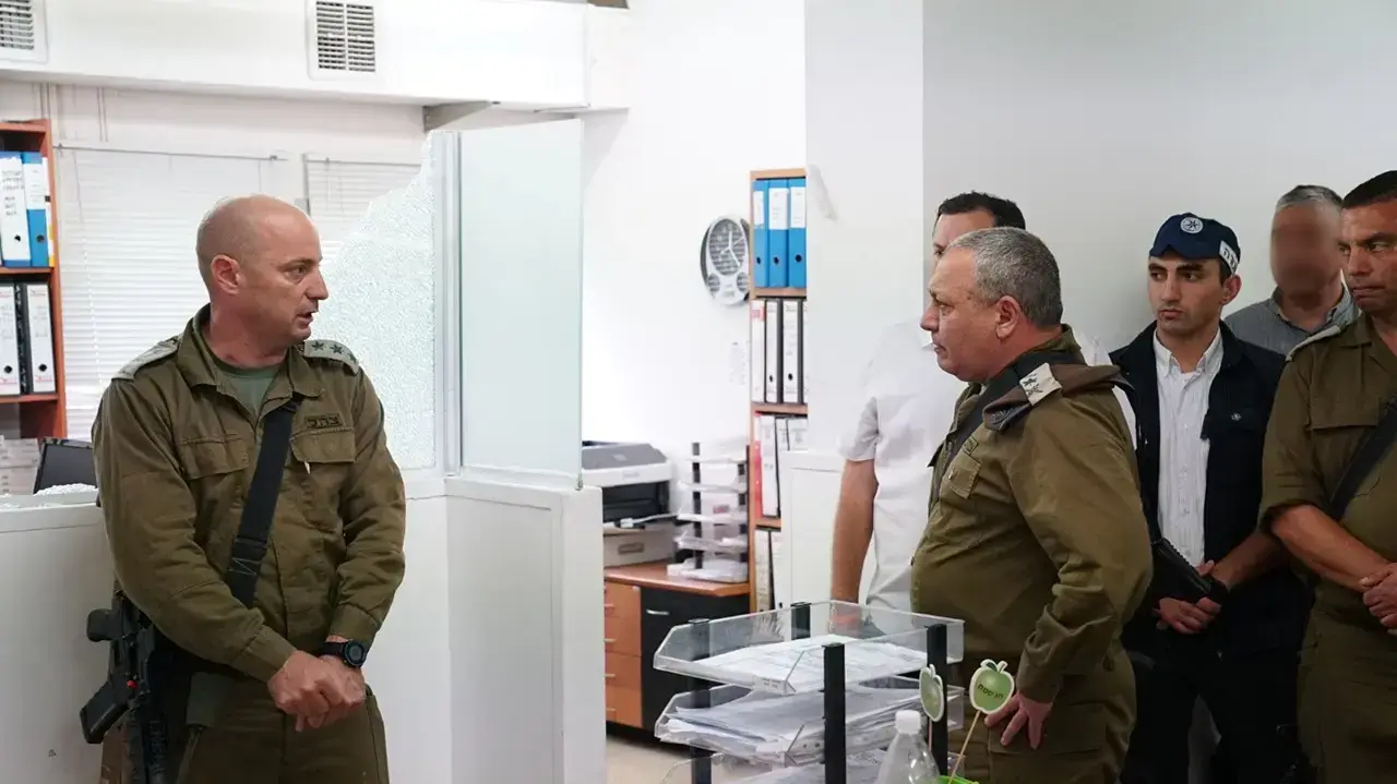 ביקור ראש המטה הכללי, רב-אלוף גדי איזנקוט בזירת הפיגוע באיזור התעשיה ברקן ביקור ראש המטה הכללי, רב-אלוף גדי איזנקוט בזירת הפיגוע באיזור התעשיה ברקן