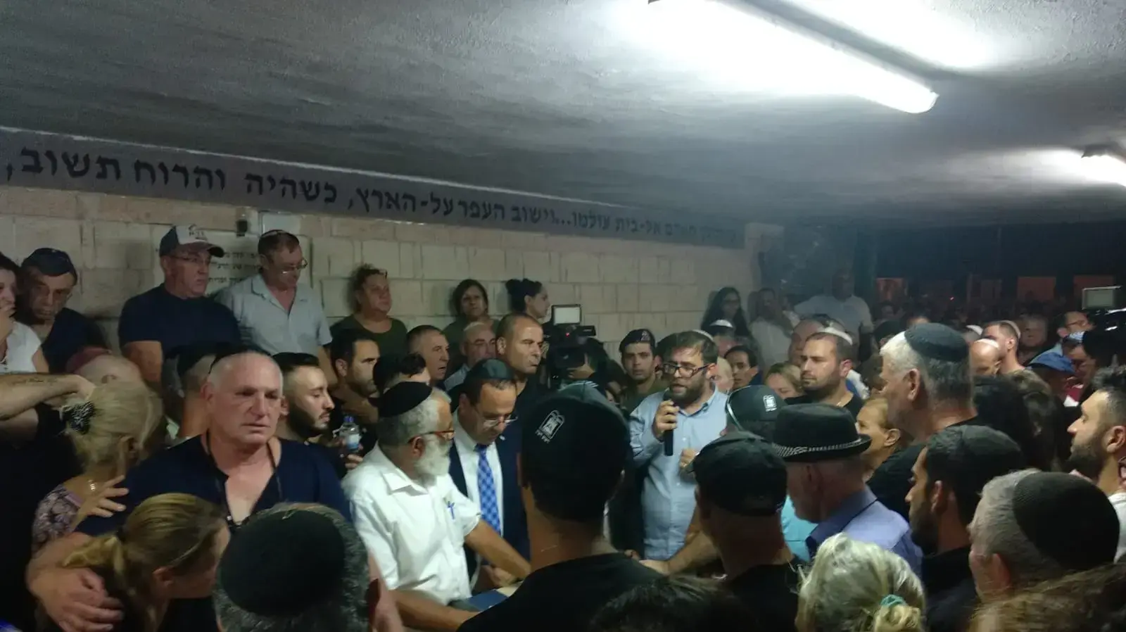 הלוויה של קים יחזקאל ז"ל, בית העלמין, ראש העין 7 באוקטובר 2018 הלוויה של קים יחזקאל ז"ל, בית העלמין, ראש העין 7 באוקטובר 2018