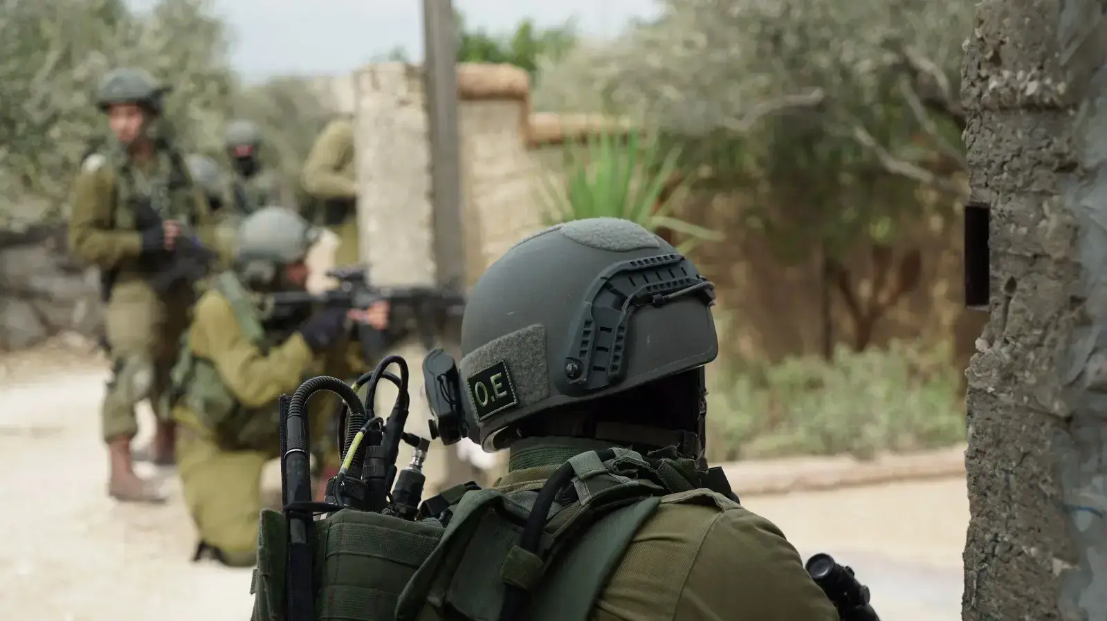 מיפוי בית משפחת המחבל אשרף וליד סלימאן נעאלוה, שביצע את פיגוע הירי באיזור התעשייה ברקן, ופעילות הכוחות המיוחדים באזור 7 באוקטובר 2018 מיפוי בית משפחת המחבל אשרף וליד סלימאן נעאלוה, שביצע את פיגוע הירי באיזור התעשייה ברקן, ופעילות הכוחות המיוחדים באזור 7 באוקטובר 2018