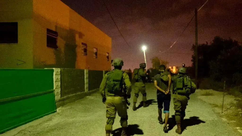 פעילות צה"ל בכפר שוויקה - כפרו של המחבל מאזור התעשיה ברקן פעילות צה"ל בכפר שוויקה - כפרו של המחבל מאזור התעשיה ברקן