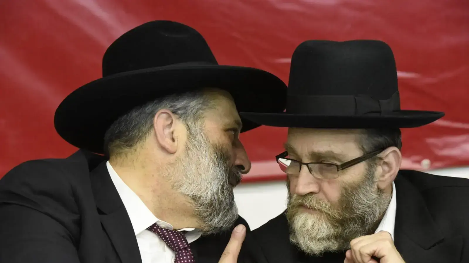 משה גפני ואריה דרעי בפתיחת מטה הבחירות לראשות עיר בית שמש משה גפני ואריה דרעי בפתיחת מטה הבחירות לראשות עיר בית שמש