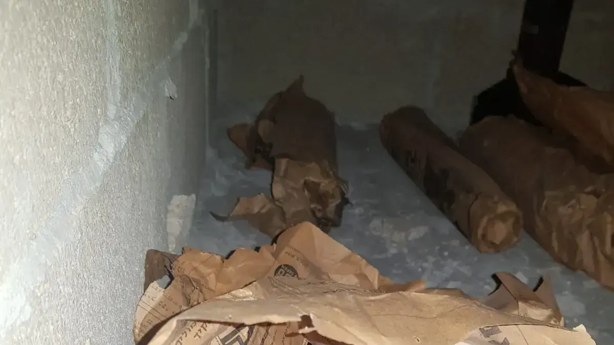 מצבור האמל"ח המצרי הישן שהתגלה ביום שני בדירה בבית ים. אקוטובר 2018 מצבור האמל"ח המצרי הישן שהתגלה ביום שני בדירה בבית ים. אקוטובר 2018