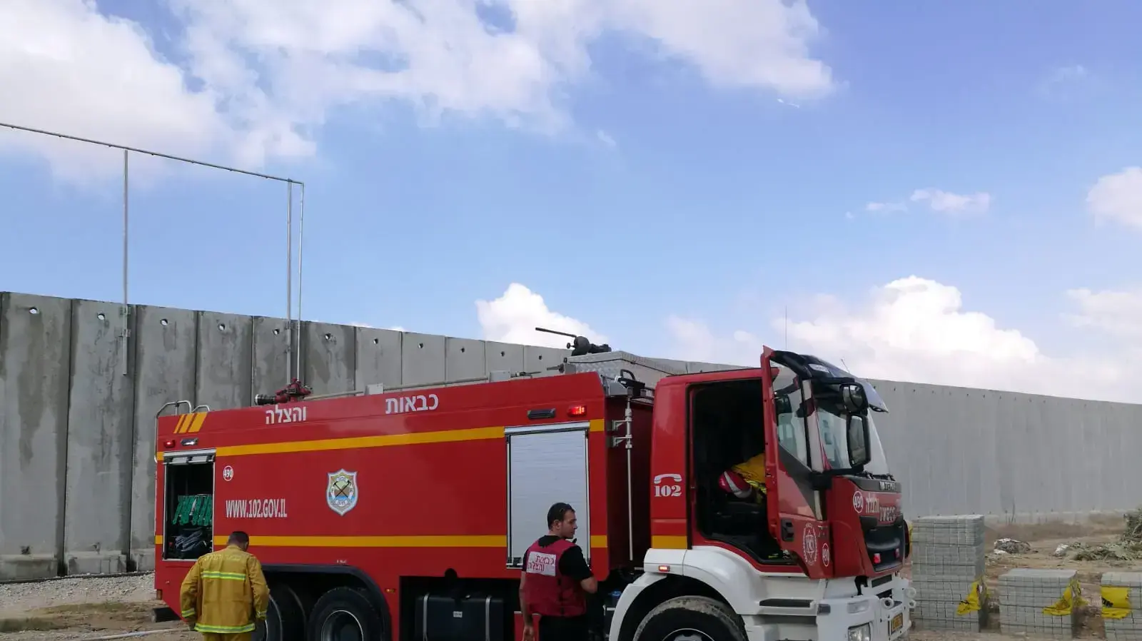 מאווררים בכרם שלום מונעים מהעשן להגיע מרצועת עזה מאווררים בכרם שלום מונעים מהעשן להגיע מרצועת עזה