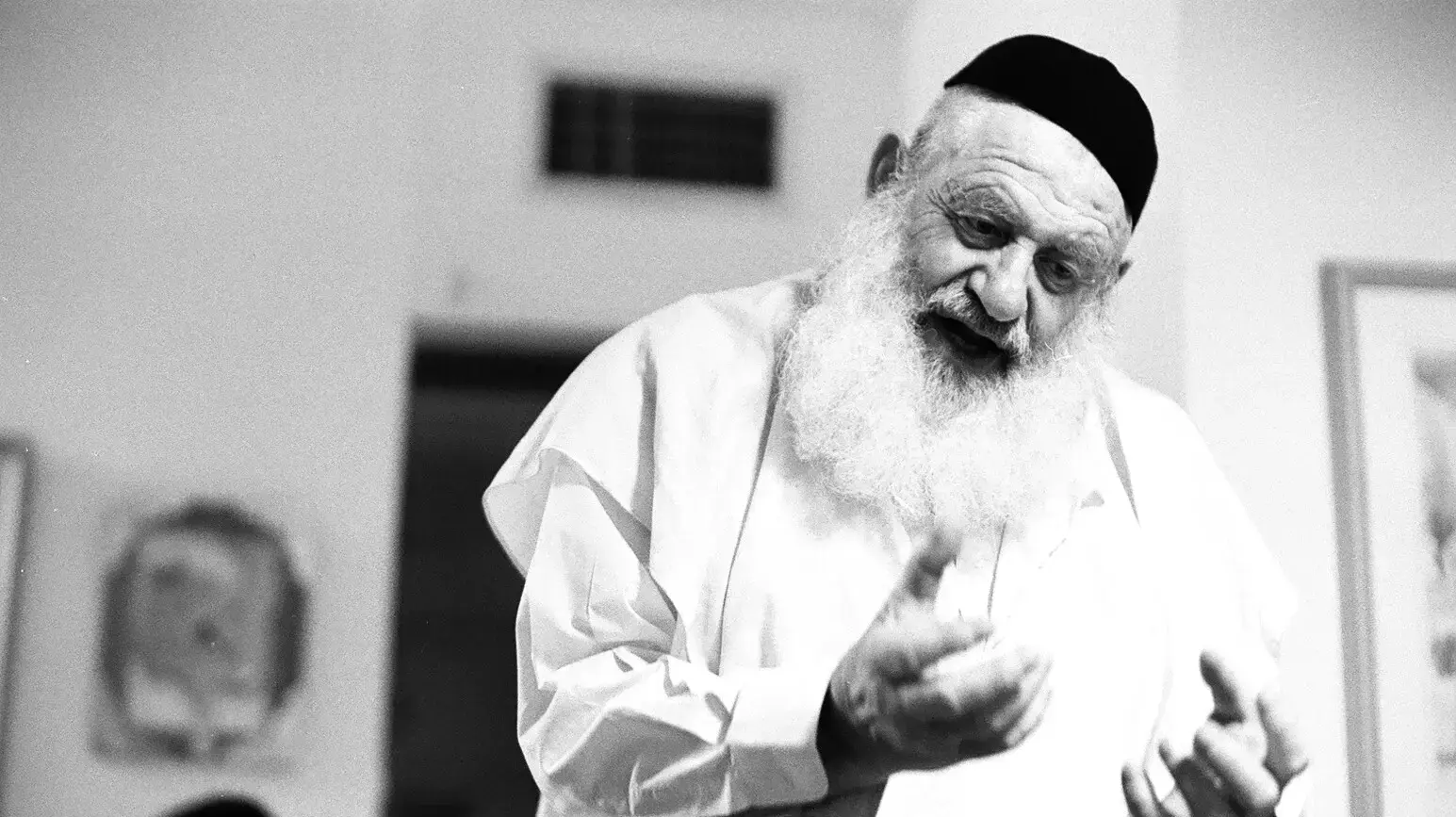 אורי זוהר חוזר אורי זוהר חוזר