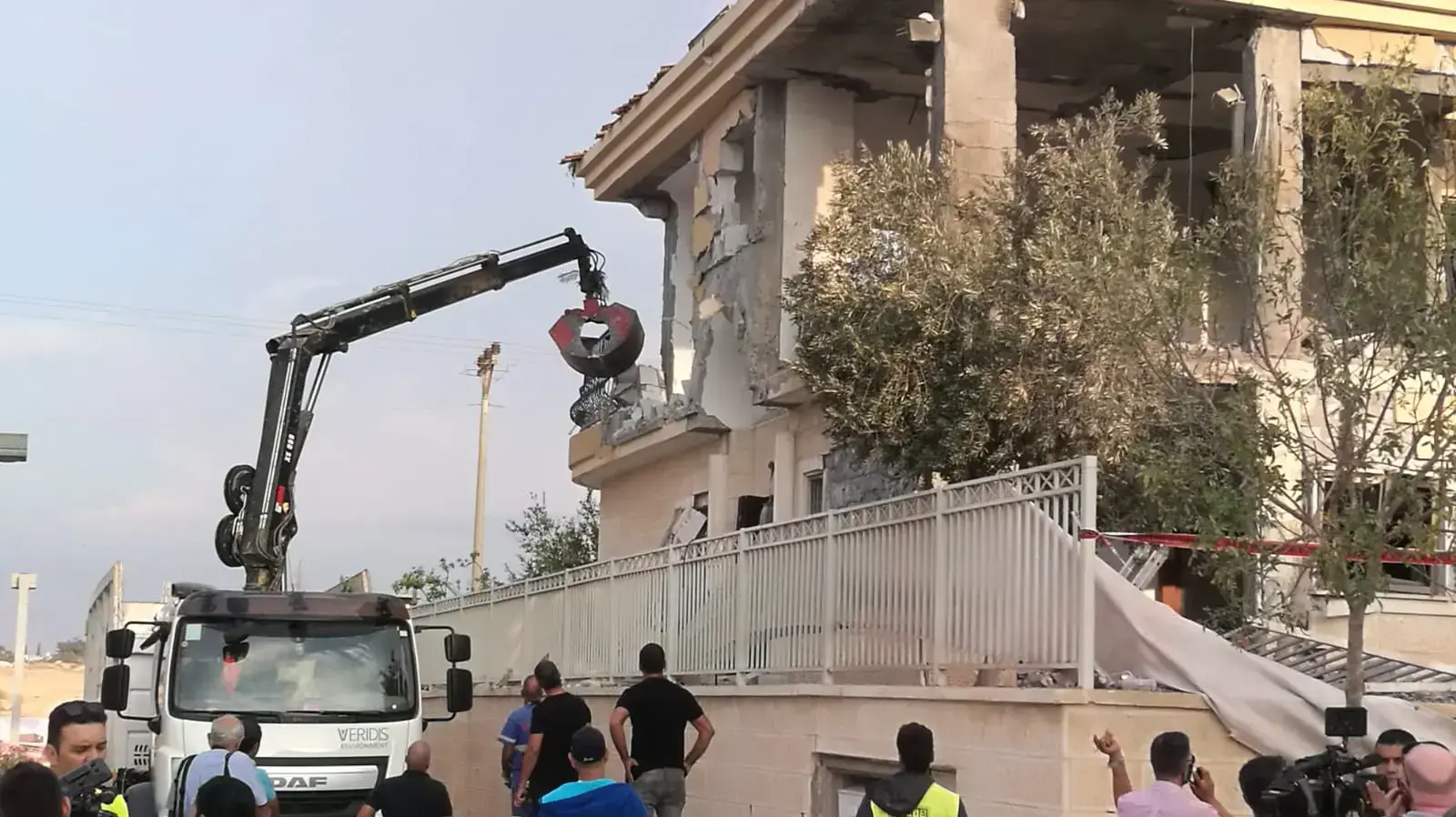 הרס בבית בבאר שבע בעקבות נפילת הרקטה 17 אוקטובר 2018 הרס בבית בבאר שבע בעקבות נפילת הרקטה 17 אוקטובר 2018