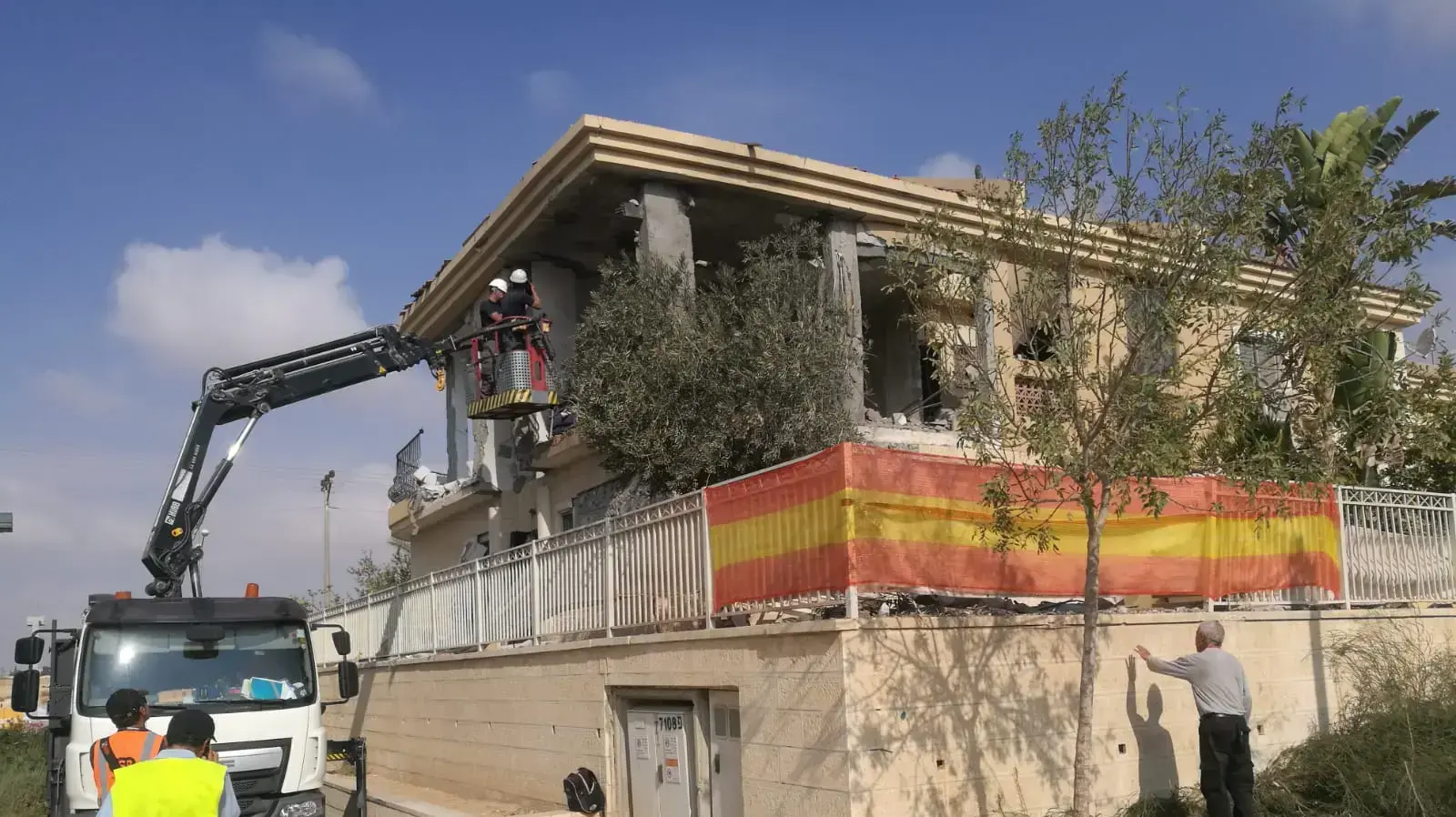 פגיעת רקטה שנורתה מרצועת עזה בבית בבאר שבע, 17 באוקטובר 2018 פגיעת רקטה שנורתה מרצועת עזה בבית בבאר שבע, 17 באוקטובר 2018