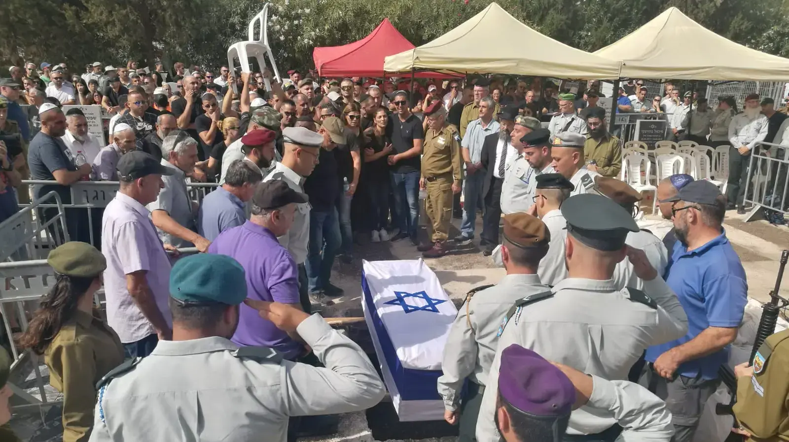 הלוויה של כפיר אביטן בבית הקברות בקצרין - תאונה ים המלח - 19/10/2018 הלוויה של כפיר אביטן בבית הקברות בקצרין - תאונה ים המלח - 19/10/2018