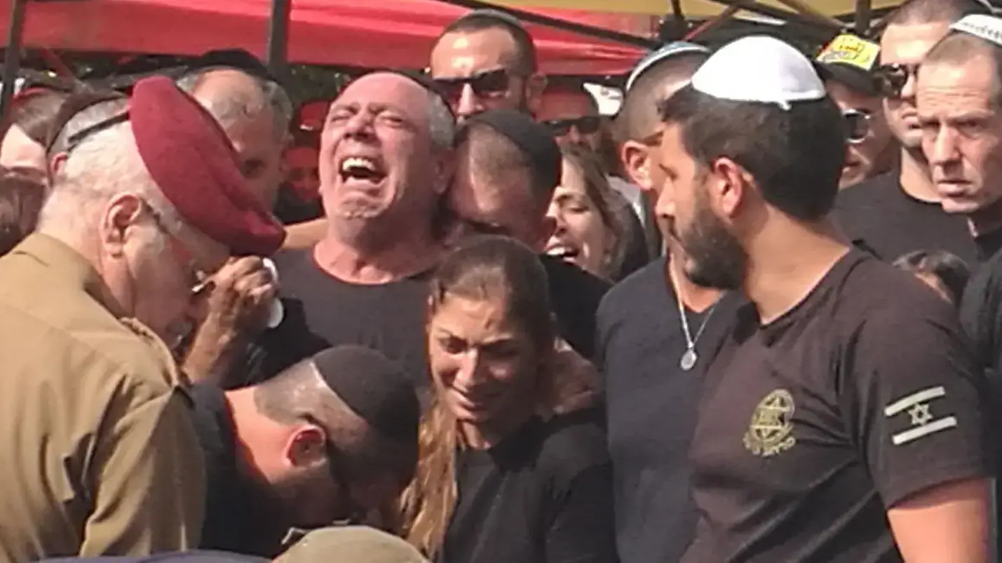 הלוויית הזוג כפיר ושירה אביטן ובתם התינוקת גאיה, שנהרגו בתאונה ליד ים המלח. הלוויית הזוג כפיר ושירה אביטן ובתם התינוקת גאיה, שנהרגו בתאונה ליד ים המלח.