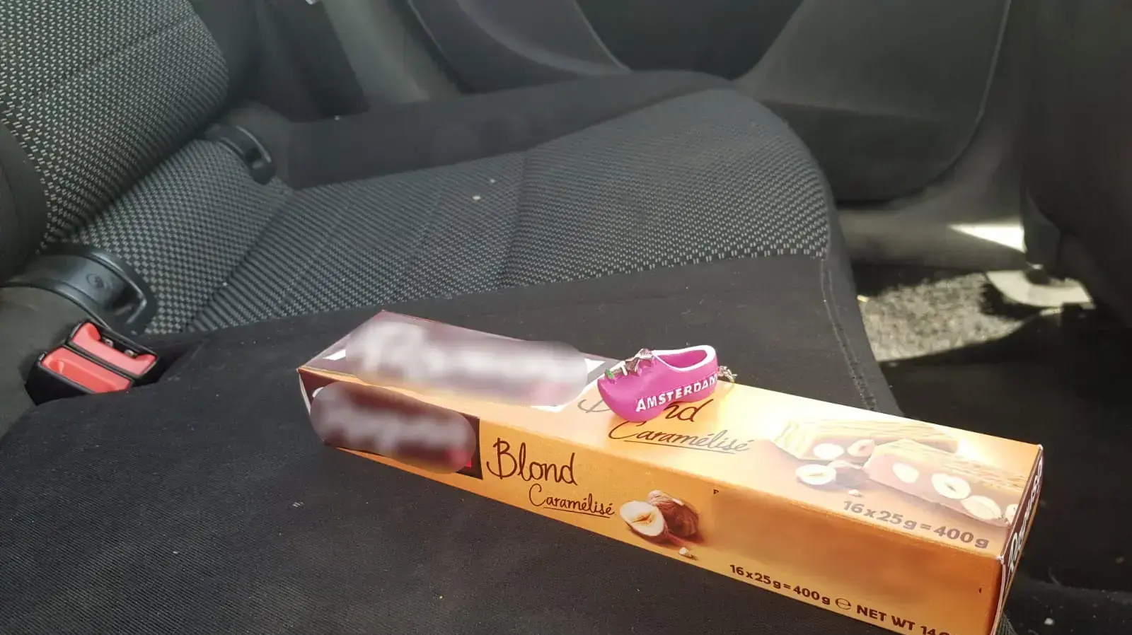 הציוד בו השתמשו השוטרים ללכידת פדופילים הציוד בו השתמשו השוטרים ללכידת פדופילים
