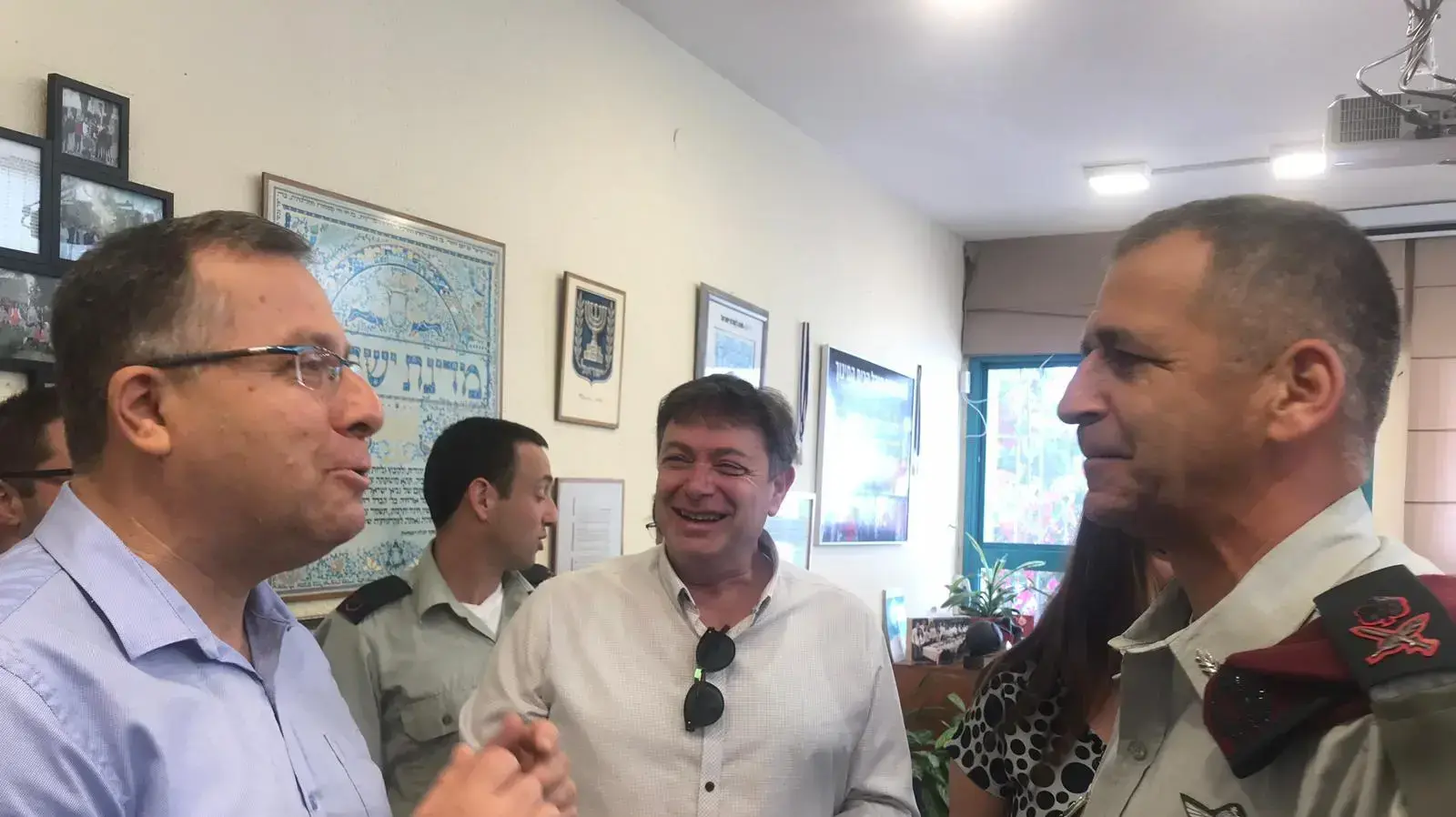 הרמטכ"ל הבא אביב כוכבי בביקור באורט קריית ביאליק עם בן המחזור שלו, ראש העיר אלי דוקורסקי - 26/10/18 הרמטכ"ל הבא אביב כוכבי בביקור באורט קריית ביאליק עם בן המחזור שלו, ראש העיר אלי דוקורסקי - 26/10/18