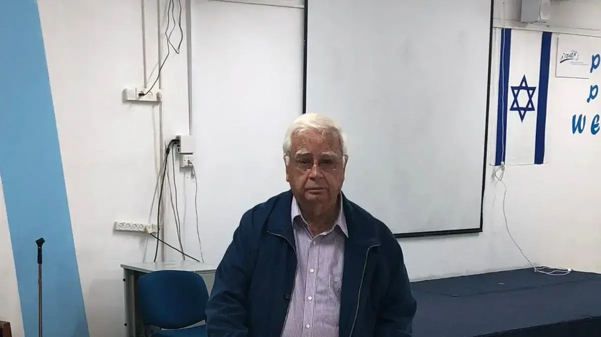 חיים צורי ראש העיר קרית מוצקין בקלפי 30 באוקטובר 2018 חיים צורי ראש העיר קרית מוצקין בקלפי 30 באוקטובר 2018