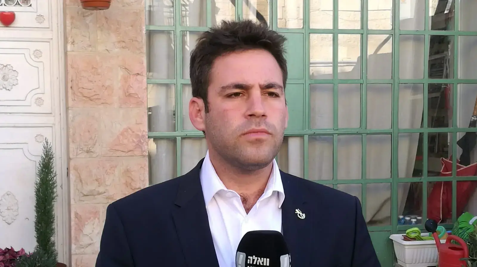 עופר ברקוביץ בפתח ביתו 31 באוקטובר 2018 