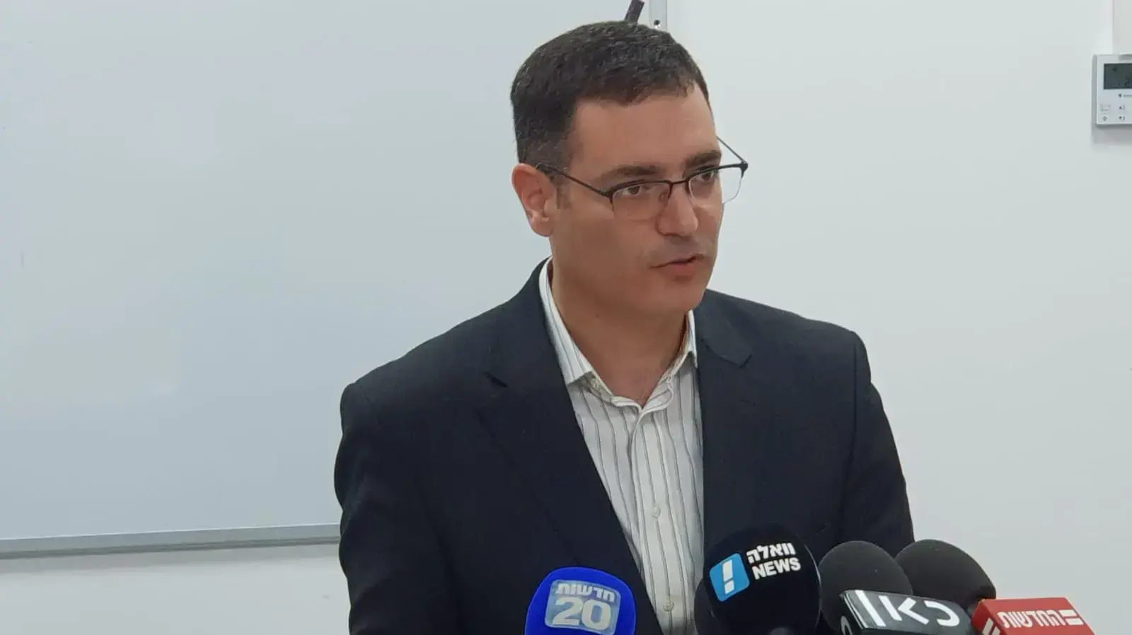 יבר סימן טוב בשיבה באגף לשעת חירום במשרד הבריאות בנושא החצבת, תל אביב יבר סימן טוב בשיבה באגף לשעת חירום במשרד הבריאות בנושא החצבת, תל אביב