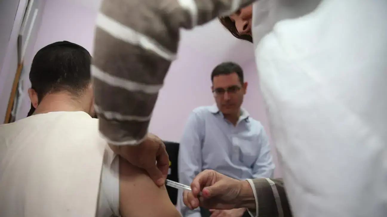 משה בר סימן טוב, מנכ''ל משרד הבריאות הגיע לביקור פתע באחת מתחנות טיפת חלב בירושלים משה בר סימן טוב, מנכ''ל משרד הבריאות הגיע לביקור פתע באחת מתחנות טיפת חלב בירושלים