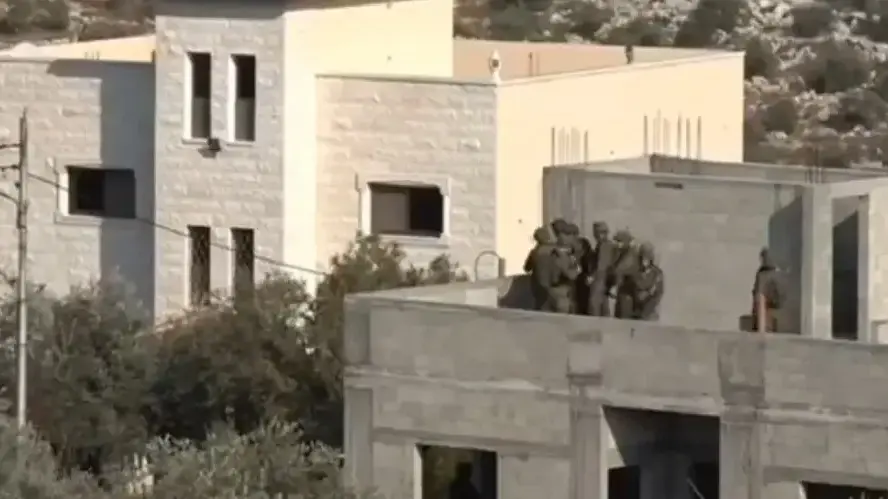 פשיטה על בית המחבל בכפר שויכה פשיטה על בית המחבל בכפר שויכה