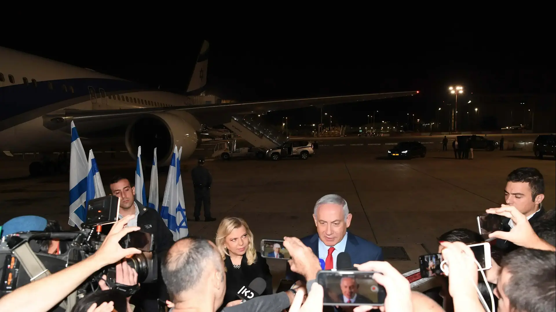 בנימין נתניהו ורעייתו שרה מממריאים לפריז, לטקס לציון מאה שנה לתום מלחמת העולם הראשונה בנימין נתניהו ורעייתו שרה מממריאים לפריז, לטקס לציון מאה שנה לתום מלחמת העולם הראשונה