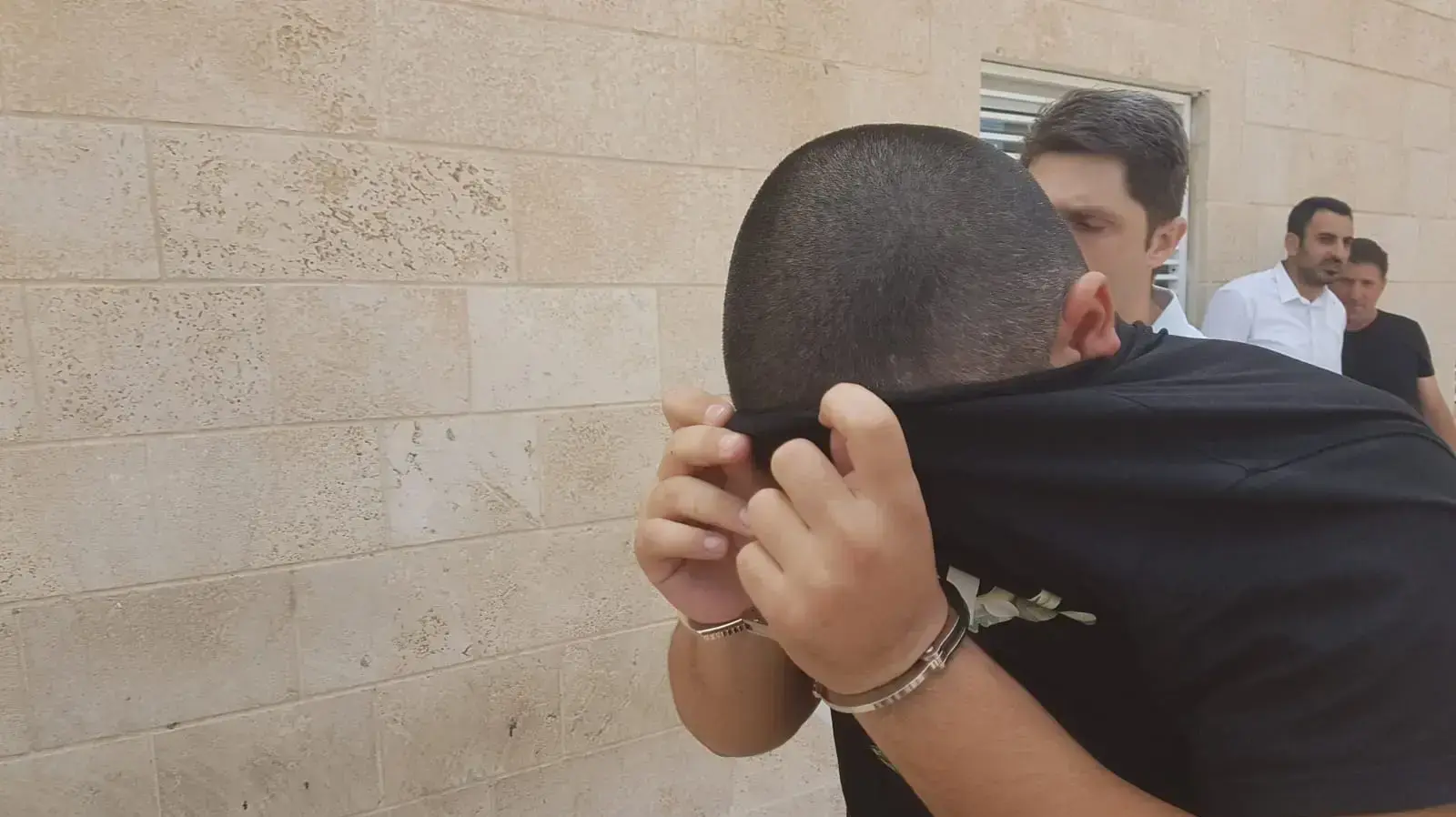 תושב טירת הכרמל התחזה לבעלת חברת אופנה באינטסגרם בשביל לקבל תמונות אינטימיות תושב טירת הכרמל התחזה לבעלת חברת אופנה באינטסגרם בשביל לקבל תמונות אינטימיות