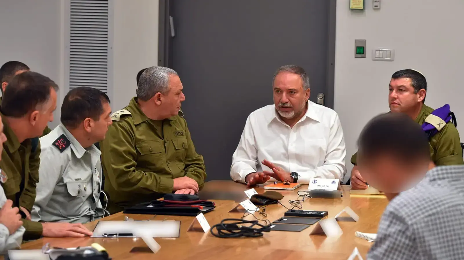ההתייעצויות הביטחוניות בראשות שר הביטחון, אביגדור ליברמן 12 בנובמבר 2018
ההתייעצויות הביטחוניות בראשות שר הביטחון, אביגדור ליברמן 12 בנובמבר 2018