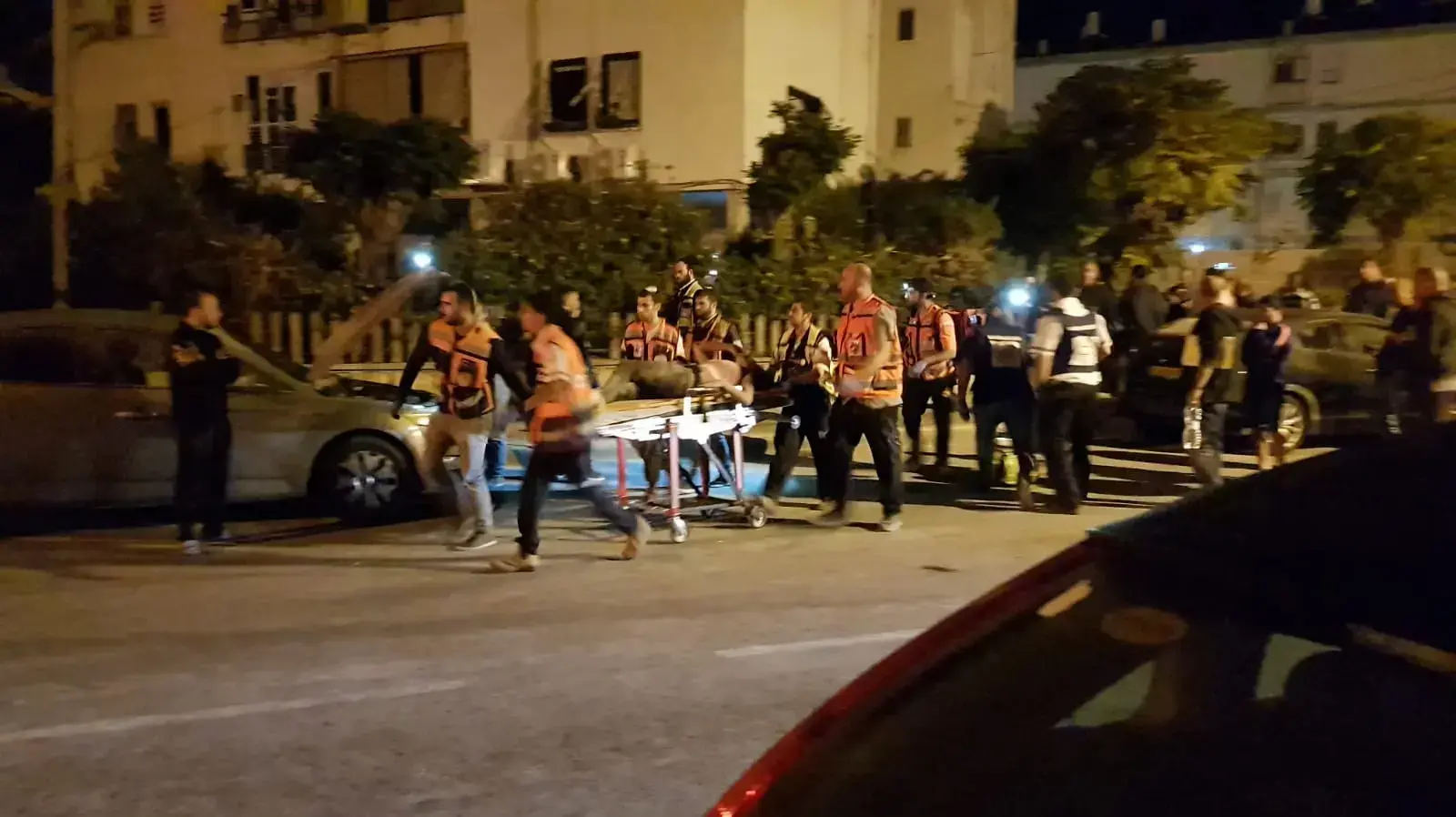 פינוי פצצועים מהבניין שנפגע באשקלון עם הרוג, 13.11 פינוי פצצועים מהבניין שנפגע באשקלון עם הרוג, 13.11