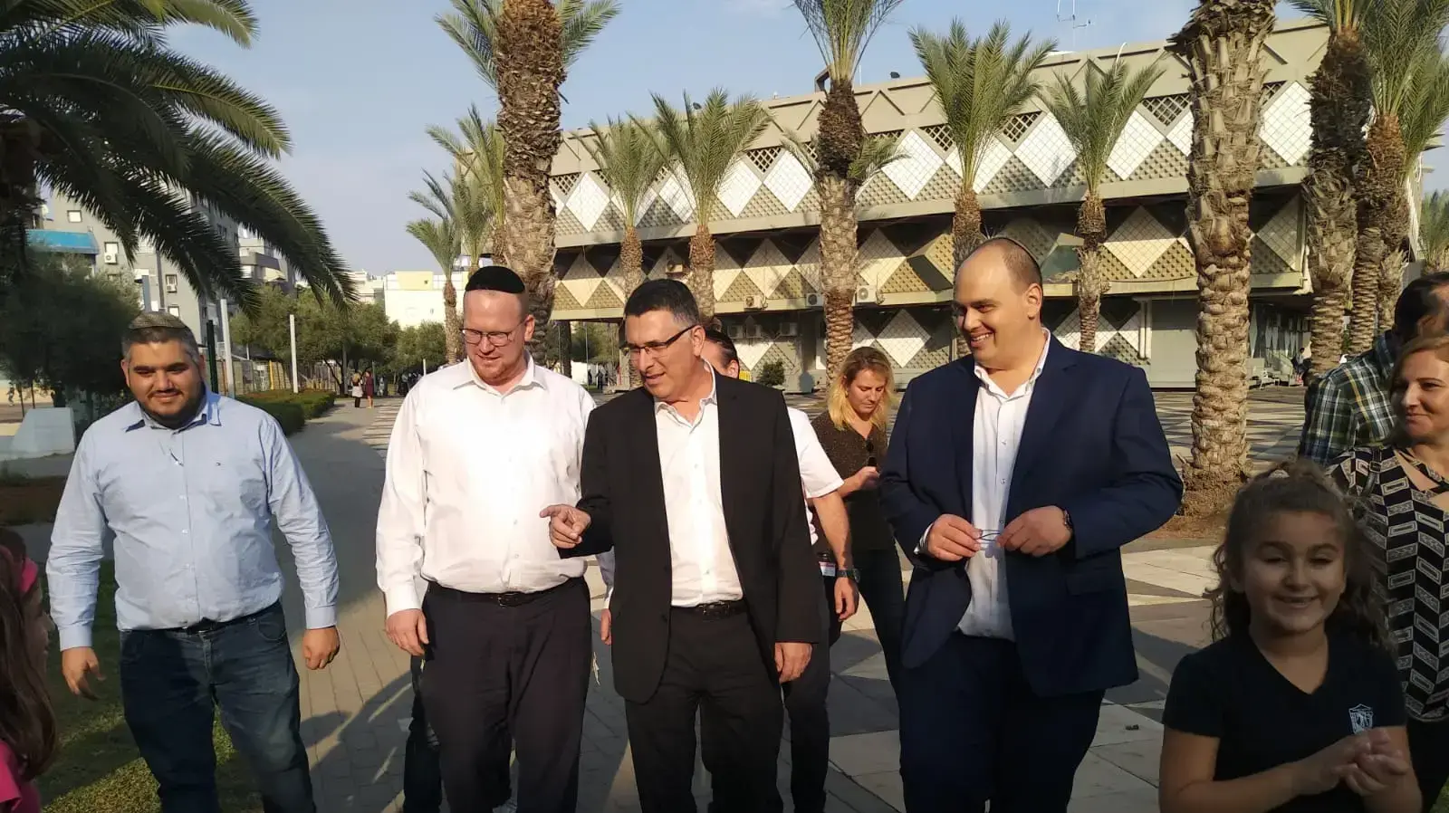 צביקה ברוט וגדעון סהר 