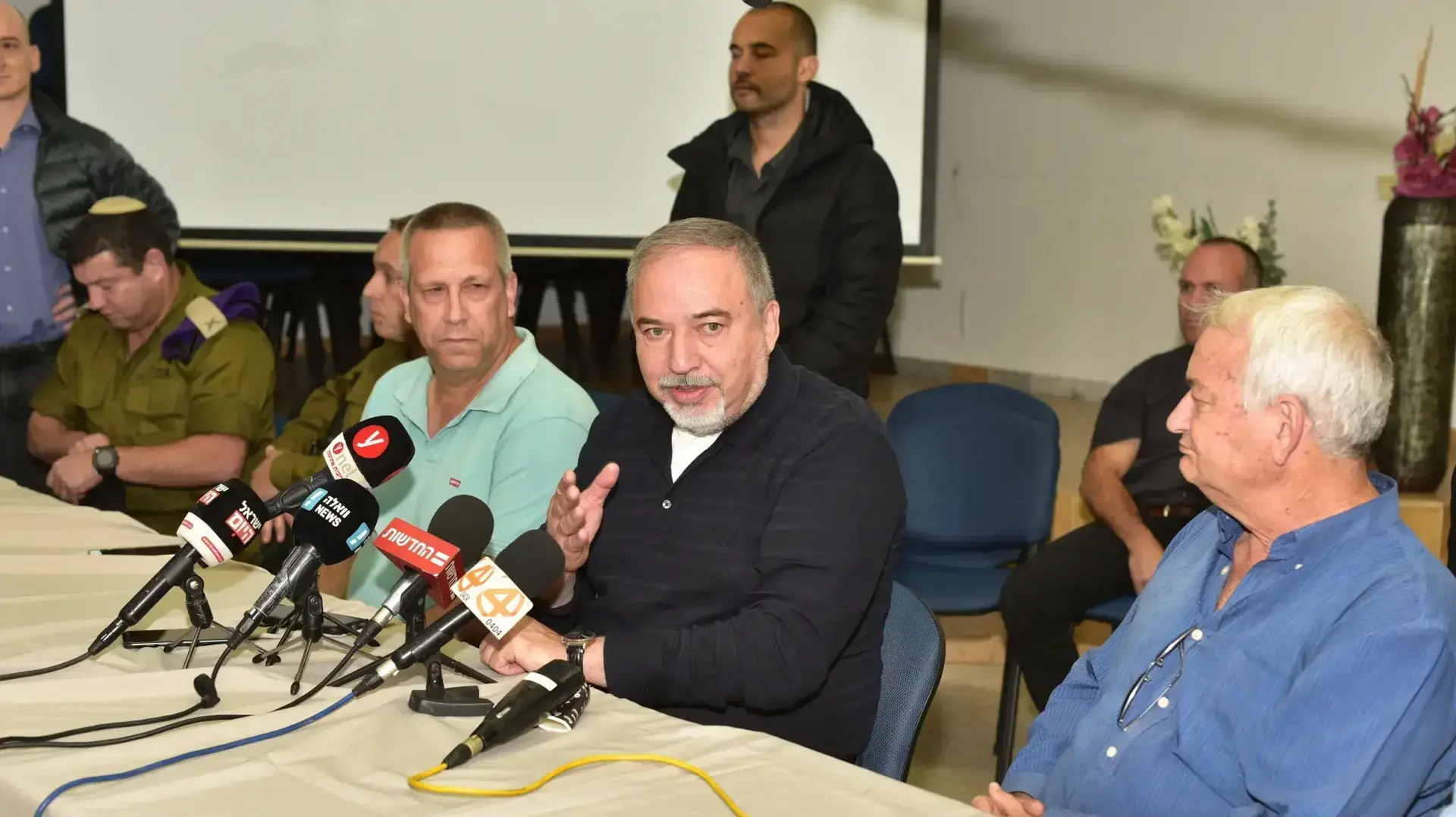 אביגדור ליברמן בעוטף עזה