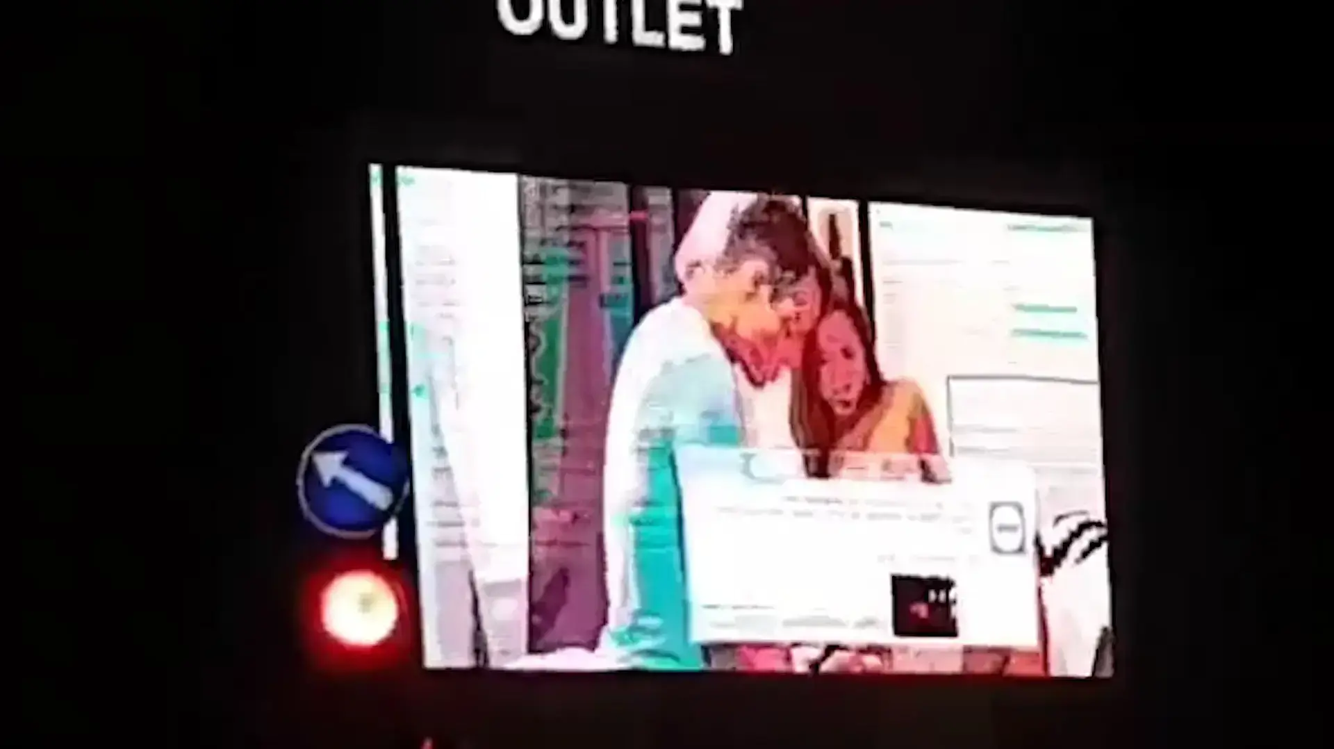 סרטון פורנו הוקרן במסך בחוצות המפרץ בחיפה סרטון פורנו הוקרן במסך בחוצות המפרץ בחיפה