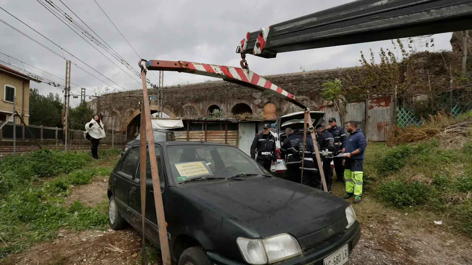 פשיטה של משטרת איטליה על וילות של המאפיה בבירה רומא, 20 בנובמבר 2018 פשיטה של משטרת איטליה על וילות של המאפיה בבירה רומא, 20 בנובמבר 2018