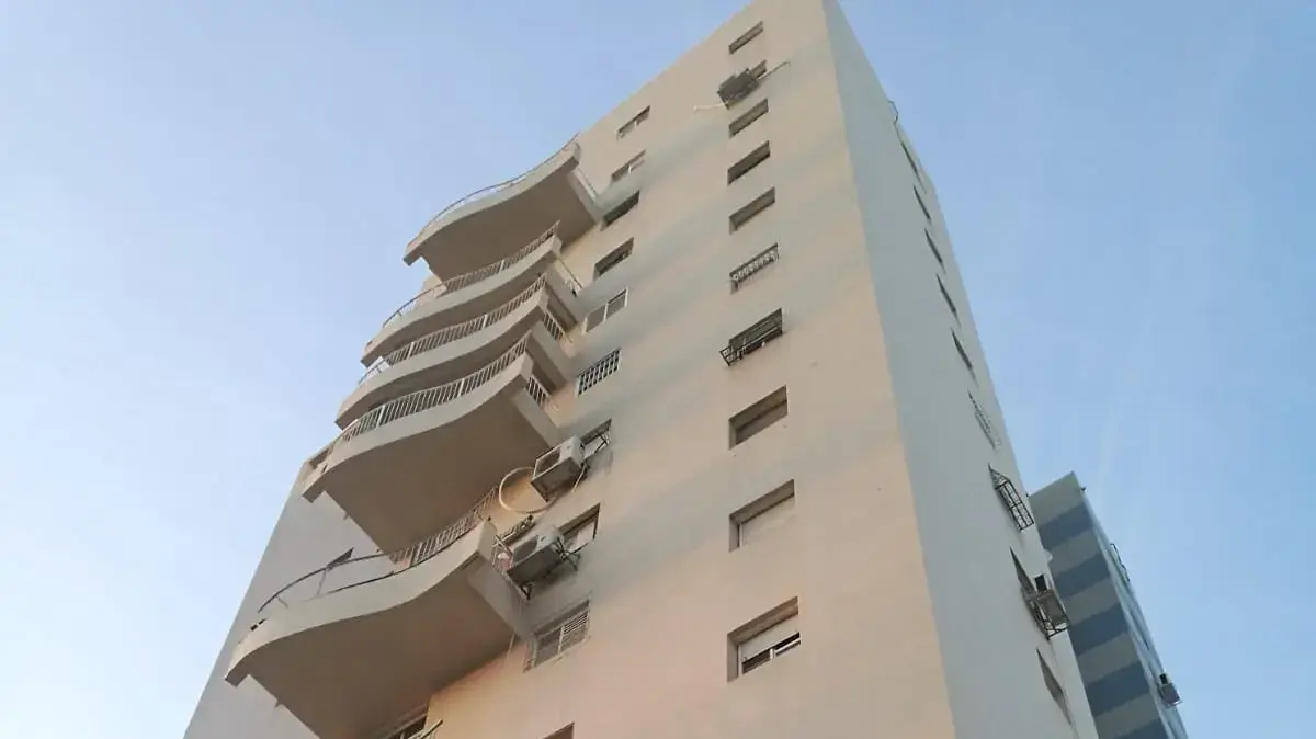 ילד בן 11 נהרג בנפילה מהקומה ה-12 בבניין בקריית ים 20 בנובמבר 2018 ילד בן 11 נהרג בנפילה מהקומה ה-12 בבניין בקריית ים 20 בנובמבר 2018