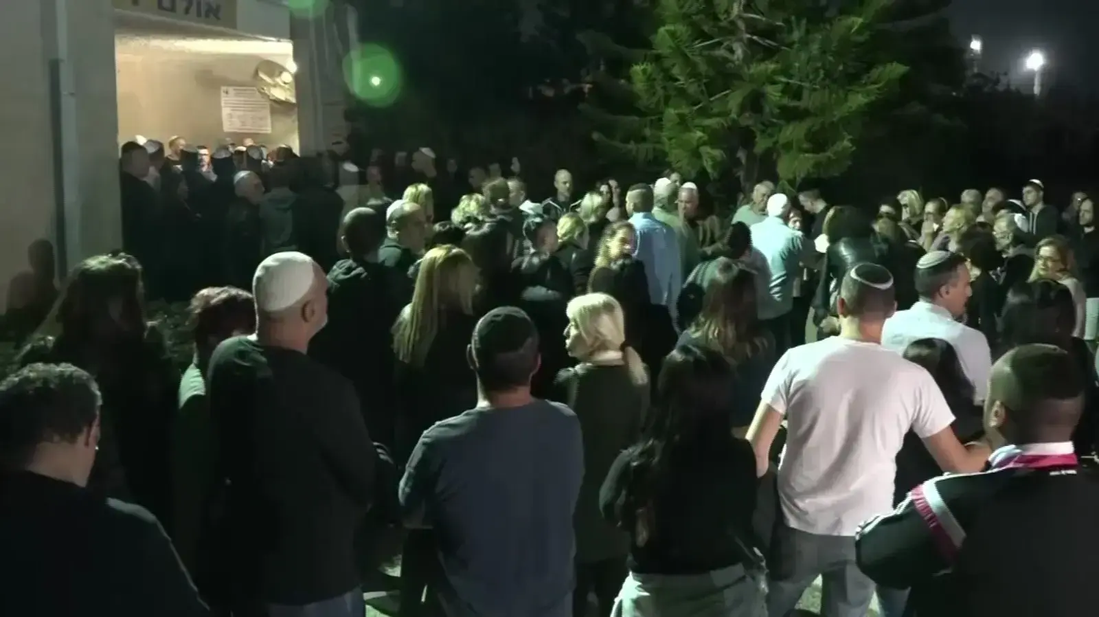 הלווית המקורבת ללבייב, בית עלמין, חולון 21 בנובמר 2018 הלווית המקורבת ללבייב, בית עלמין, חולון 21 בנובמר 2018