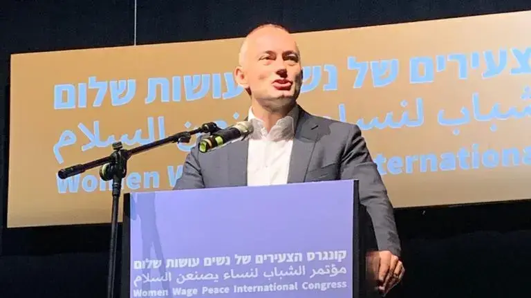 שליח האום ניקולאי מלדנוב היום בכנס בתל אביב. קרדיט נשים עושות שלום שליח האום ניקולאי מלדנוב היום בכנס בתל אביב. קרדיט נשים עושות שלום