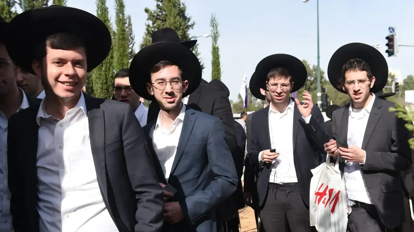 תלמידי ישיבות באים לקבל פטור, לשכת הגיוס תל השומר, 28 בנובמבר 2018 תלמידי ישיבות באים לקבל פטור, לשכת הגיוס תל השומר, 28 בנובמבר 2018