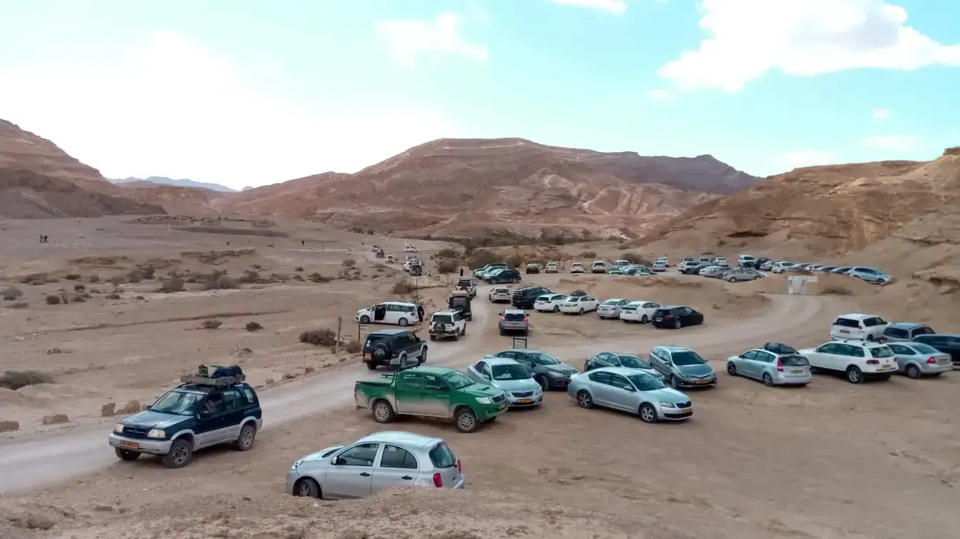 מטיילים בעין סהרונים בדרום. 1 בדצמבר 2018 מטיילים בעין סהרונים בדרום. 1 בדצמבר 2018