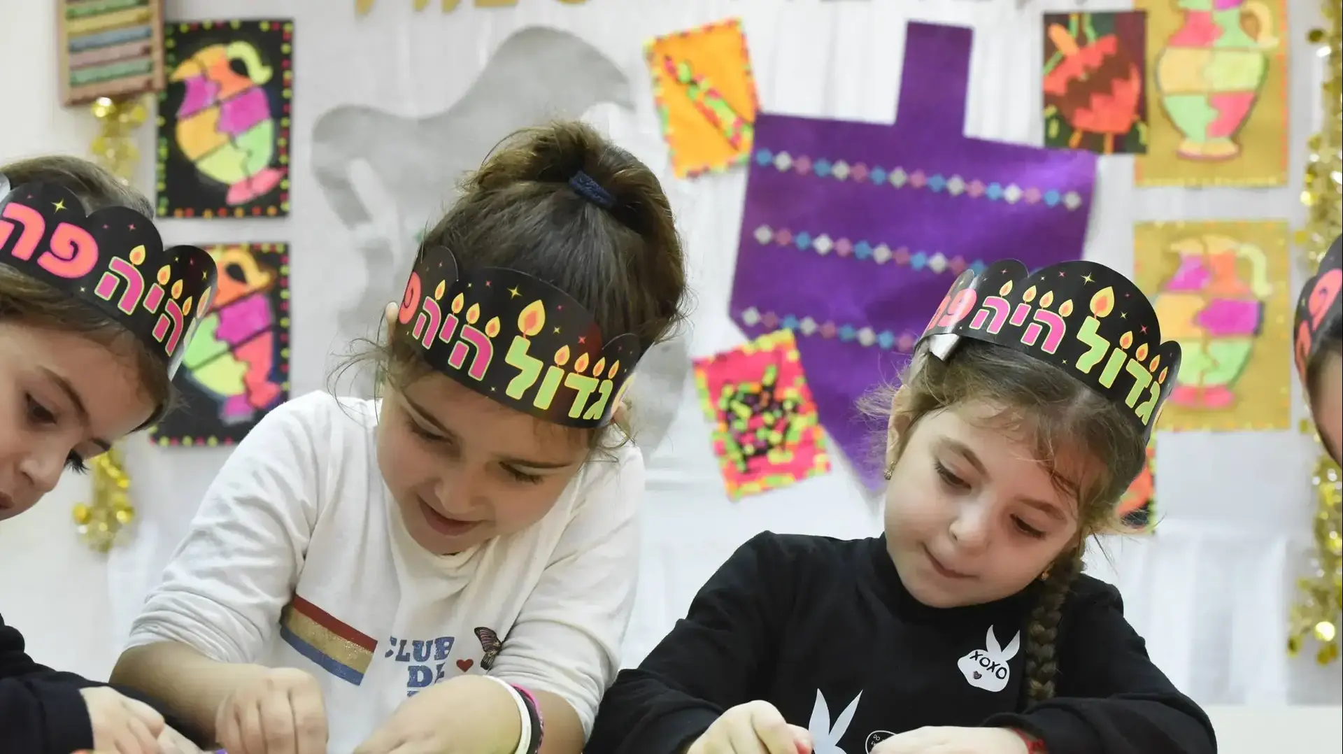 פעילות יצירתית לחג החנוכה בגן אלון בשדרות 29 בנובמבר 2018 פעילות יצירתית לחג החנוכה בגן אלון בשדרות 29 בנובמבר 2018