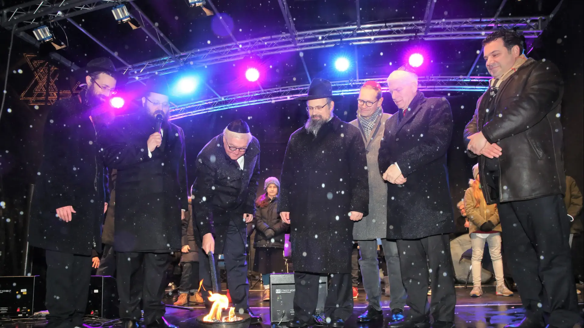 הדלקת נר ראשון של חנוכה בברלין, 2 בדצמבר 2018 הדלקת נר ראשון של חנוכה בברלין, 2 בדצמבר 2018