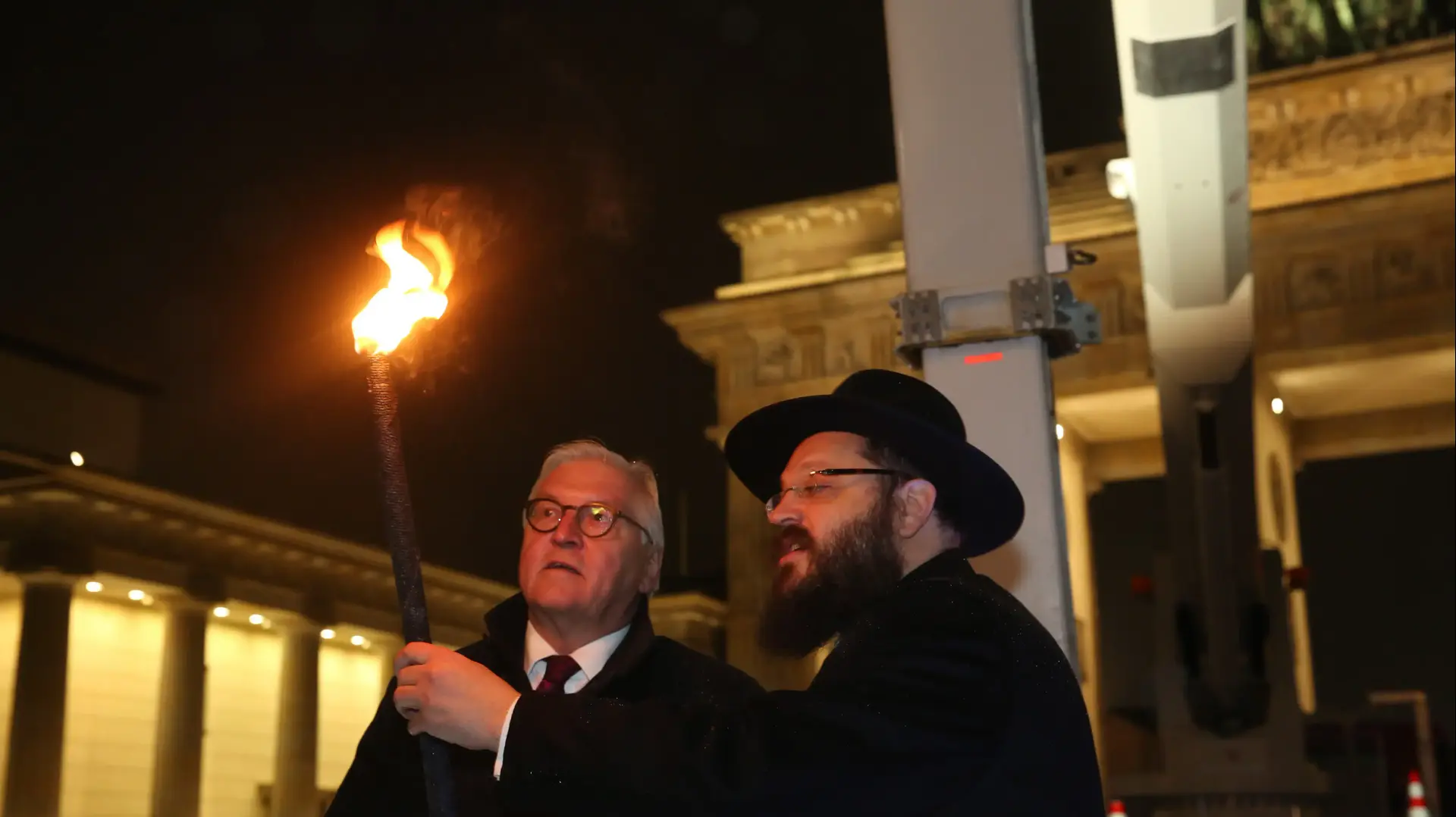 הדלקת נר ראשון של חנוכה בברלין, 2 בדצמבר 2018 הדלקת נר ראשון של חנוכה בברלין, 2 בדצמבר 2018