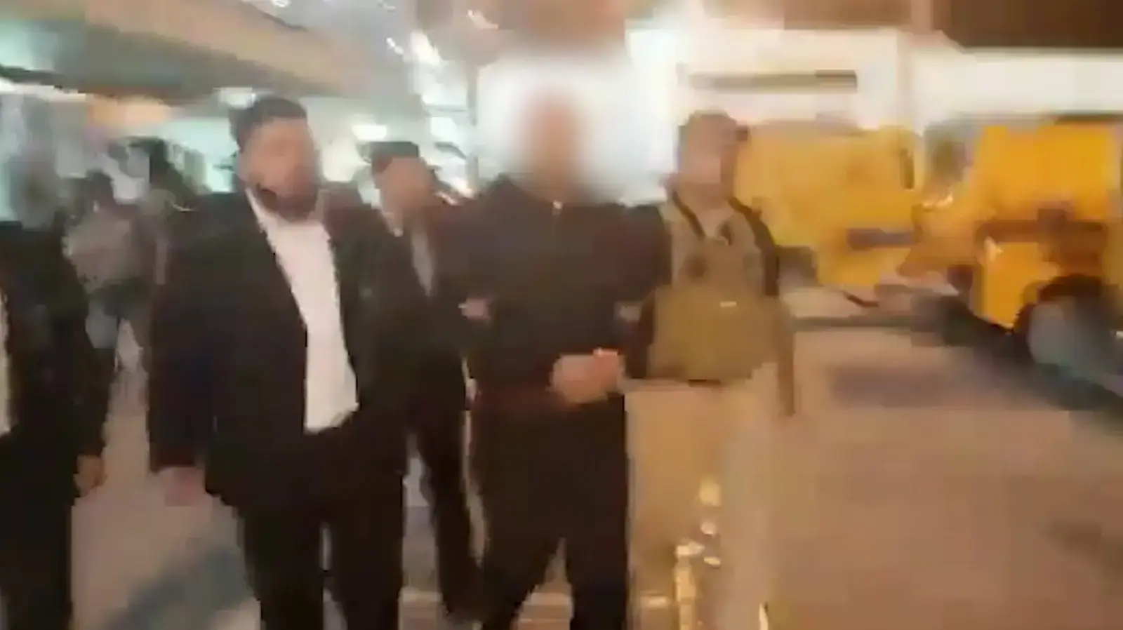 סוחר סמים ישראלי שנכלא והועבר לידי נציגי משטרת ישראל בפרגוואי, ברח בברזיל - משם היה אמור לטוס ארצה, 3 בדצמבר 2018 סוחר סמים ישראלי שנכלא והועבר לידי נציגי משטרת ישראל בפרגוואי, ברח בברזיל - משם היה אמור לטוס ארצה, 3 בדצמבר 2018
