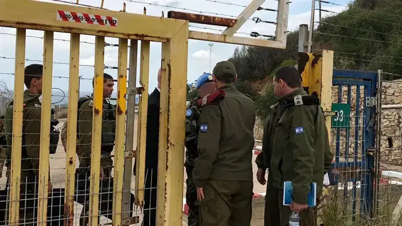 צוות צה״ל בראשות ראש חטיבת קשרי החוץ, תת-אלוף ארז מייזל, השתתף היום במפגש טרילטראלי מתוכנן מראש שנערך בראשות מפקד יוניפי״ל ונציגי צבא לבנון בנאקורה 5 בדצמבר 2018 צוות צה״ל בראשות ראש חטיבת קשרי החוץ, תת-אלוף ארז מייזל, השתתף היום במפגש טרילטראלי מתוכנן מראש שנערך בראשות מפקד יוניפי״ל ונציגי צבא לבנון בנאקורה 5 בדצמבר 2018