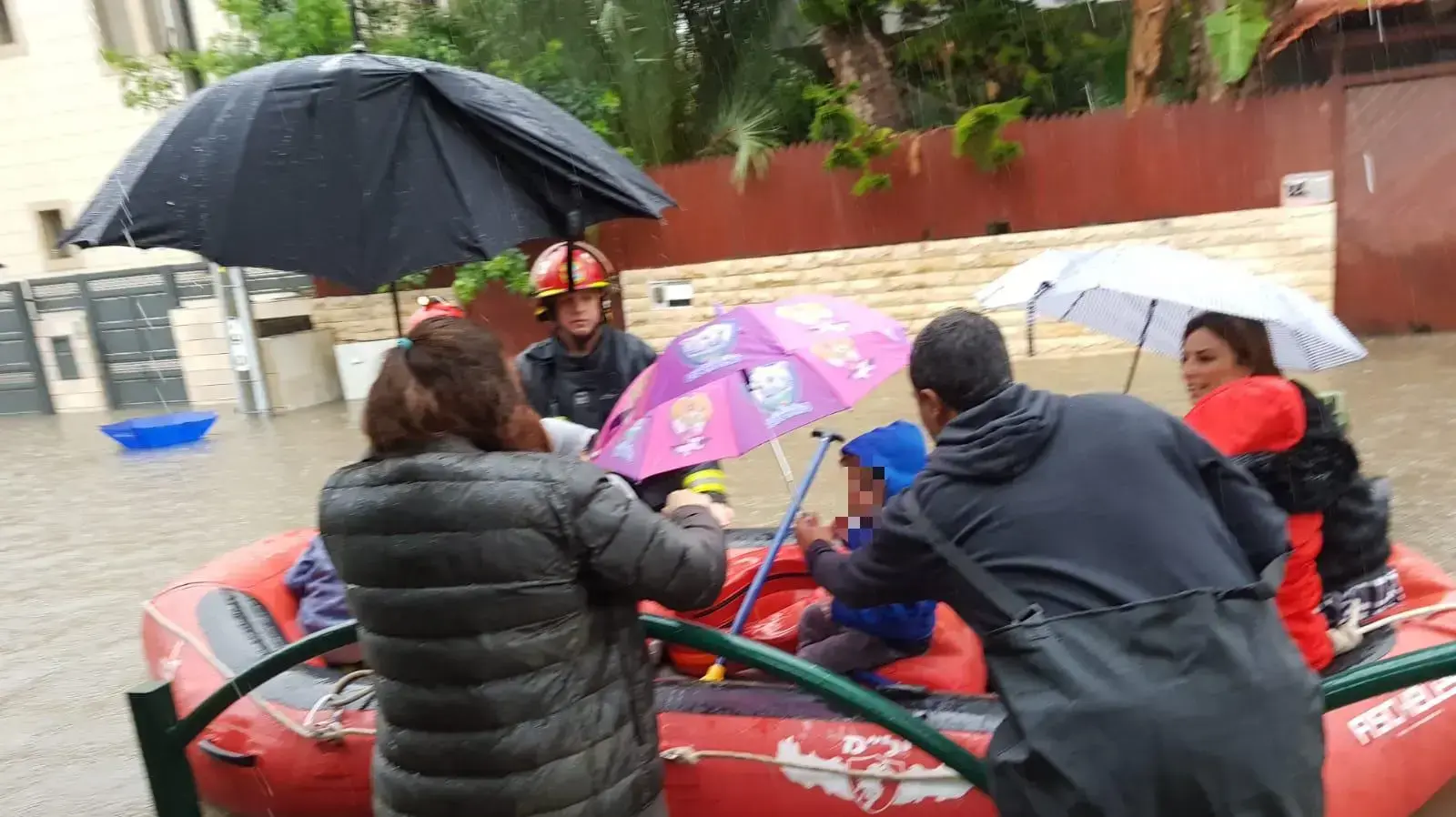 הצפה ברחובות בעקבות תנאי מזג האוויר 6 בדצמבר 2018 הצפה ברחובות בעקבות תנאי מזג האוויר 6 בדצמבר 2018