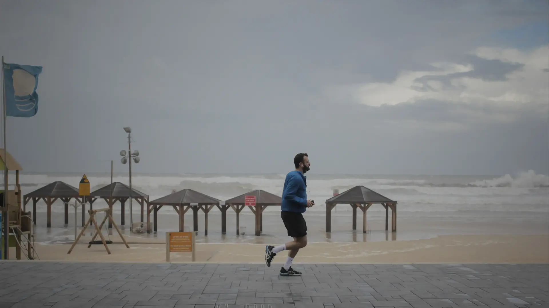 חוף הים בתל אביב 7 בדצמבר 2018 חוף הים בתל אביב 7 בדצמבר 2018