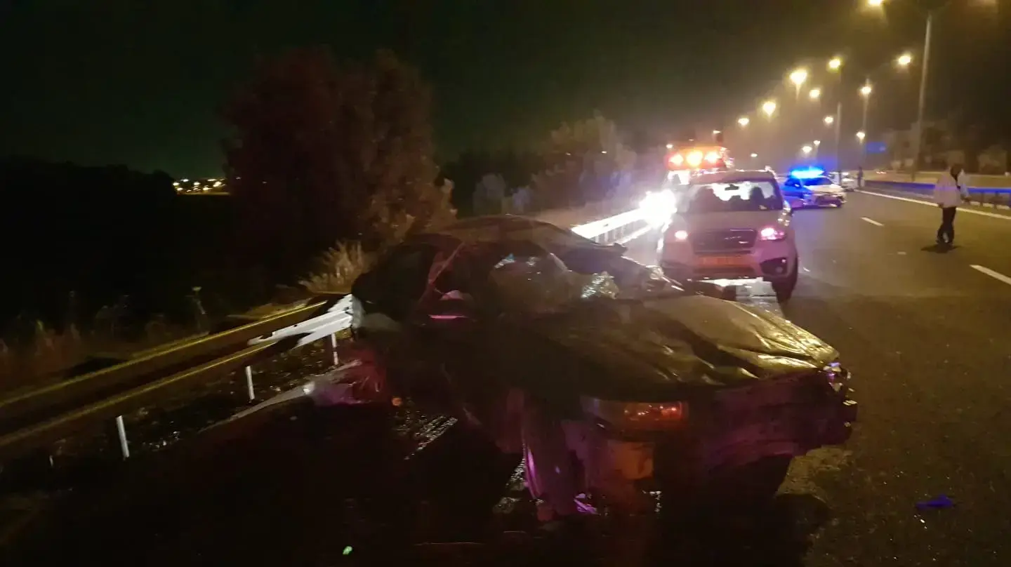 זירת תאונת הדרכים בכביש 6 סמוך לקריית גת, 7 בדצמבר 2018 זירת תאונת הדרכים בכביש 6 סמוך לקריית גת, 7 בדצמבר 2018