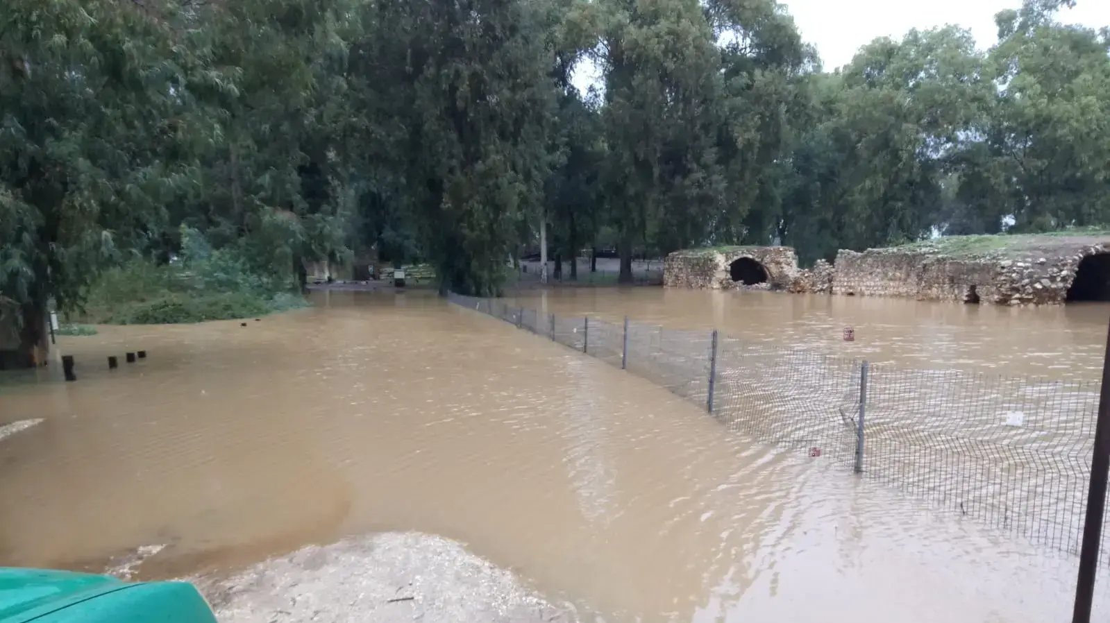 הצפה בתחנת קמח בגן לאומי ירקון תל אפק 8 בדצמבר 2018 הצפה בתחנת קמח בגן לאומי ירקון תל אפק 8 בדצמבר 2018