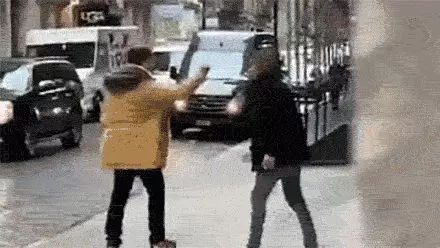גיף קרב אצבע משולשת גיף קרב אצבע משולשת