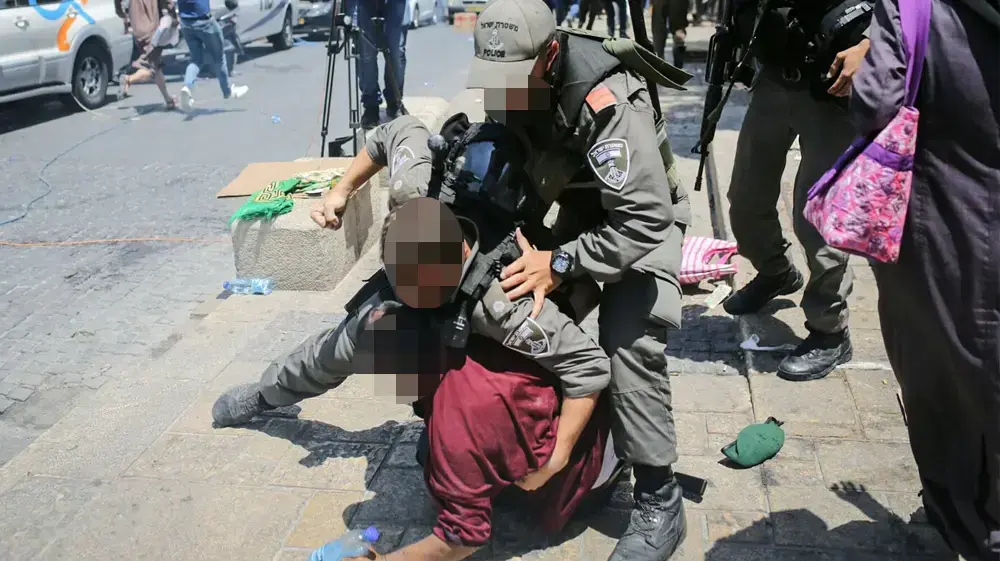 עמותים אלימים בין כוחות הבטחון לבין המתפללים המוסלמים באיזור הר הבית, שער האריות 19 ביולי 2017 עמותים אלימים בין כוחות הבטחון לבין המתפללים המוסלמים באיזור הר הבית, שער האריות 19 ביולי 2017