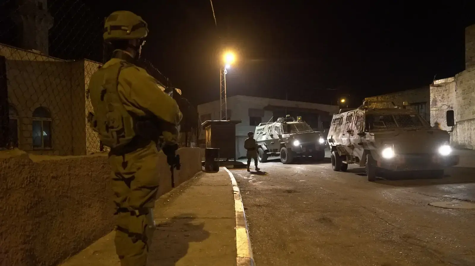 כוחות צה"ל סורקים אחר מבצעי פיגוע הירי בצומת עפרה כוחות צה"ל סורקים אחר מבצעי פיגוע הירי בצומת עפרה