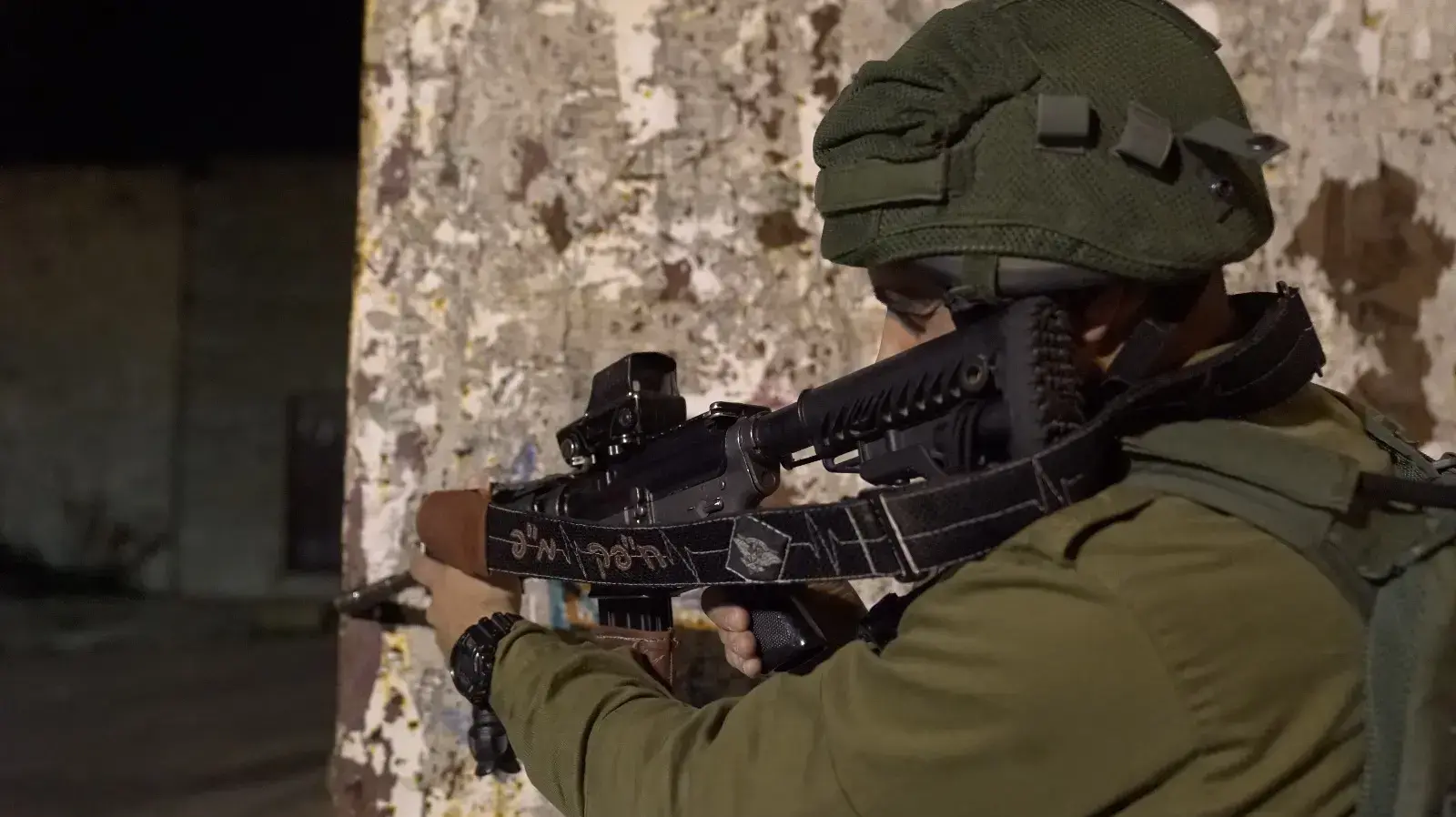 כוחות צה"ל סורקים אחר מבצעי פיגוע הירי בצומת עפרה כוחות צה"ל סורקים אחר מבצעי פיגוע הירי בצומת עפרה