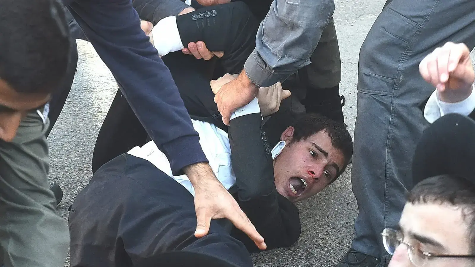 הפגנת חרדים בבני ברק 10 בדצמבר 2018 הפגנת חרדים בבני ברק 10 בדצמבר 2018
